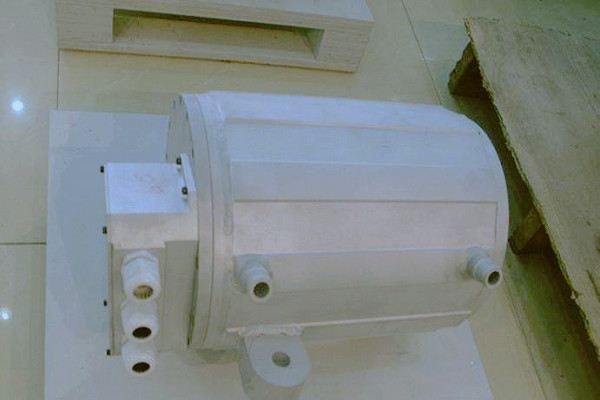 同步電機(jī)工作原理和結(jié)構(gòu)分別是什么？